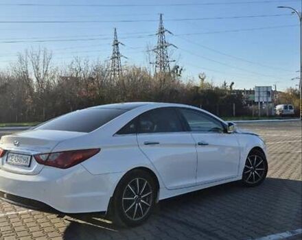 Білий Хендай Соната, об'ємом двигуна 2.36 л та пробігом 224 тис. км за 10000 $, фото 9 на Automoto.ua