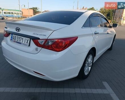 Белый Хендай Соната, объемом двигателя 2 л и пробегом 190 тыс. км за 7900 $, фото 4 на Automoto.ua