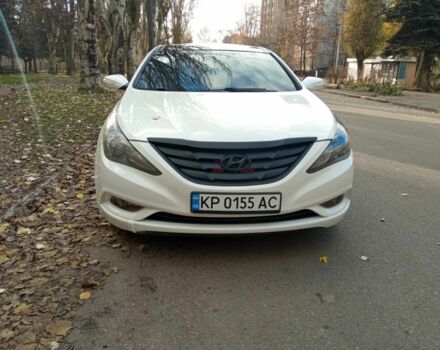 Белый Хендай Соната, объемом двигателя 0 л и пробегом 218 тыс. км за 6800 $, фото 1 на Automoto.ua