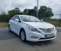 Белый Хендай Соната, объемом двигателя 2 л и пробегом 170 тыс. км за 9500 $, фото 1 на Automoto.ua