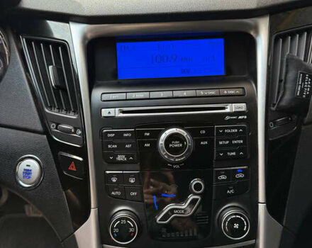 Белый Хендай Соната, объемом двигателя 2.4 л и пробегом 224 тыс. км за 9300 $, фото 15 на Automoto.ua