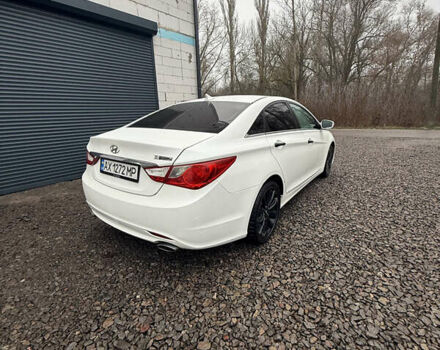 Білий Хендай Соната, об'ємом двигуна 2.36 л та пробігом 250 тис. км за 7000 $, фото 3 на Automoto.ua