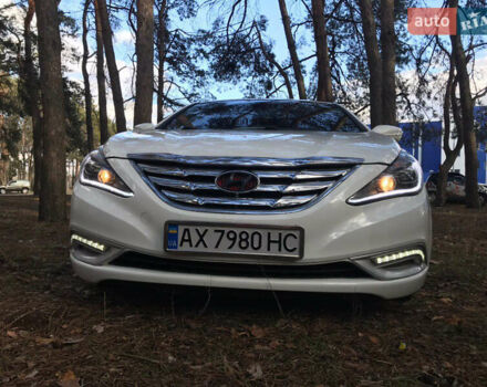 Белый Хендай Соната, объемом двигателя 2.36 л и пробегом 288 тыс. км за 7200 $, фото 4 на Automoto.ua