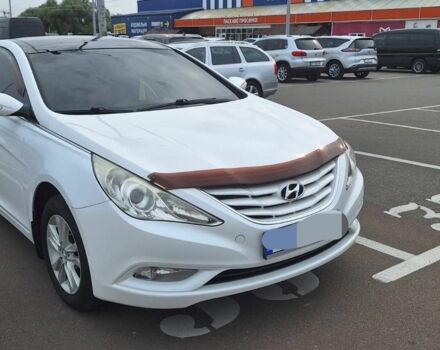 Хендай Соната 2011 в Киеве на Automoto.ua Белый Хендай Соната, объемом двигателя 2 л и пробегом 200 тыс. км за 8284 $, фото 1 на Automoto.ua