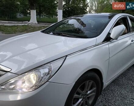 Белый Хендай Соната, объемом двигателя 2.36 л и пробегом 693 тыс. км за 8400 $, фото 31 на Automoto.ua