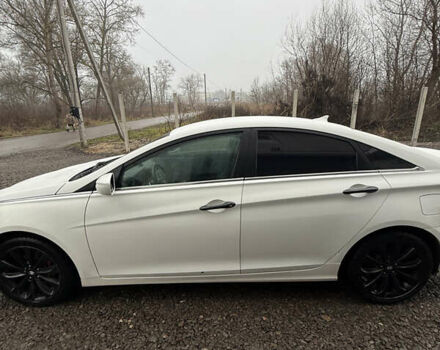 Білий Хендай Соната, об'ємом двигуна 2.36 л та пробігом 250 тис. км за 7000 $, фото 1 на Automoto.ua