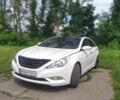 Белый Хендай Соната, объемом двигателя 2.4 л и пробегом 180 тыс. км за 8900 $, фото 1 на Automoto.ua