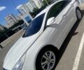 Білий Хендай Соната, об'ємом двигуна 2 л та пробігом 211 тис. км за 10800 $, фото 1 на Automoto.ua