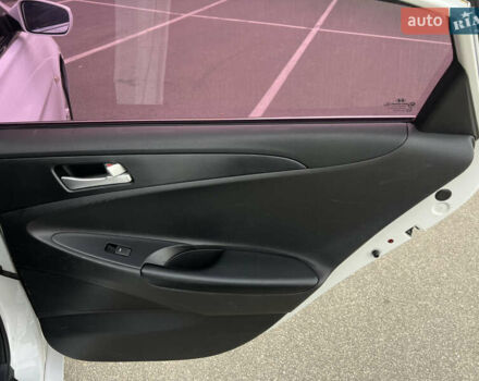 Хендай Соната 2011 в Киеве на Automoto.ua Белый Хендай Соната, объемом двигателя 2 л и пробегом 291 тыс. км за 7600 $, фото 25 на Automoto.ua