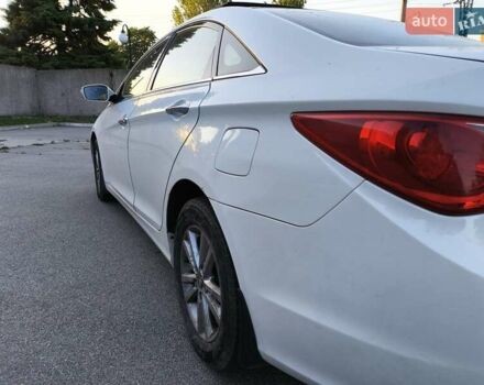 Білий Хендай Соната, об'ємом двигуна 2.36 л та пробігом 693 тис. км за 7500 $, фото 3 на Automoto.ua