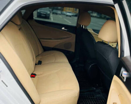 Білий Хендай Соната, об'ємом двигуна 2.4 л та пробігом 278 тис. км за 7200 $, фото 10 на Automoto.ua