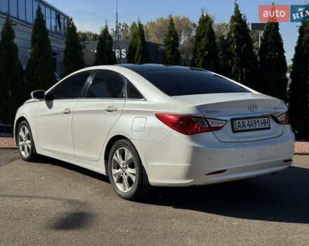 Білий Хендай Соната, об'ємом двигуна 2 л та пробігом 81 тис. км за 8490 $, фото 5 на Automoto.ua