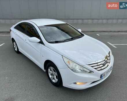 Хендай Соната 2011 в Киеве на Automoto.ua Белый Хендай Соната, объемом двигателя 2 л и пробегом 291 тыс. км за 7600 $, фото 6 на Automoto.ua
