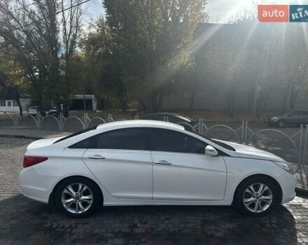 Білий Хендай Соната, об'ємом двигуна 2.36 л та пробігом 197 тис. км за 8000 $, фото 2 на Automoto.ua