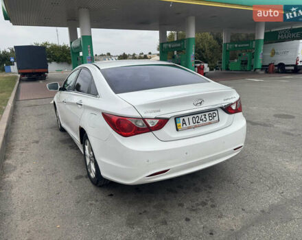 Белый Хендай Соната, объемом двигателя 2 л и пробегом 306 тыс. км за 6400 $, фото 3 на Automoto.ua
