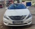 Белый Хендай Соната, объемом двигателя 2.4 л и пробегом 220 тыс. км за 6450 $, фото 2 на Automoto.ua
