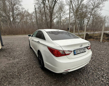 Білий Хендай Соната, об'ємом двигуна 2.36 л та пробігом 250 тис. км за 7000 $, фото 2 на Automoto.ua