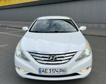 Хендай Соната 2011 в Киеве на Automoto.ua Белый Хендай Соната, объемом двигателя 2 л и пробегом 291 тыс. км за 7600 $, фото 8 на Automoto.ua