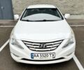 Белый Хендай Соната, объемом двигателя 2 л и пробегом 160 тыс. км за 7500 $, фото 9 на Automoto.ua