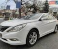 Белый Хендай Соната, объемом двигателя 2 л и пробегом 178 тыс. км за 5900 $, фото 1 на Automoto.ua