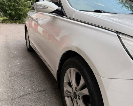 Белый Хендай Соната, объемом двигателя 2.4 л и пробегом 224 тыс. км за 9300 $, фото 2 на Automoto.ua