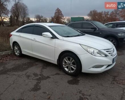 Белый Хендай Соната, объемом двигателя 2 л и пробегом 197 тыс. км за 7500 $, фото 2 на Automoto.ua