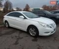 Белый Хендай Соната, объемом двигателя 2 л и пробегом 197 тыс. км за 7500 $, фото 2 на Automoto.ua