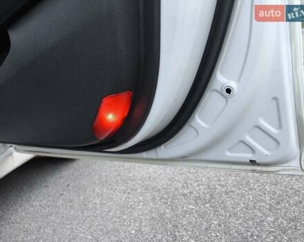 Білий Хендай Соната, об'ємом двигуна 2.36 л та пробігом 693 тис. км за 7500 $, фото 16 на Automoto.ua