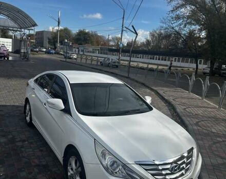 Білий Хендай Соната, об'ємом двигуна 2.36 л та пробігом 197 тис. км за 8000 $, фото 1 на Automoto.ua