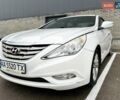Белый Хендай Соната, объемом двигателя 2 л и пробегом 160 тыс. км за 7500 $, фото 1 на Automoto.ua