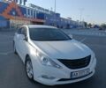 Белый Хендай Соната, объемом двигателя 2 л и пробегом 190 тыс. км за 7900 $, фото 2 на Automoto.ua