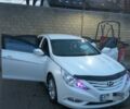 Белый Хендай Соната, объемом двигателя 2 л и пробегом 128 тыс. км за 11200 $, фото 1 на Automoto.ua
