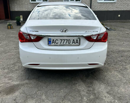 Белый Хендай Соната, объемом двигателя 2 л и пробегом 78 тыс. км за 10000 $, фото 1 на Automoto.ua