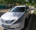 Білий Хендай Соната, об'ємом двигуна 2 л та пробігом 301 тис. км за 8200 $, фото 1 на Automoto.ua