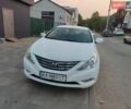 Белый Хендай Соната, объемом двигателя 2 л и пробегом 200 тыс. км за 8500 $, фото 1 на Automoto.ua
