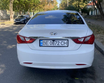 Белый Хендай Соната, объемом двигателя 2 л и пробегом 226 тыс. км за 7300 $, фото 3 на Automoto.ua