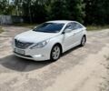 Белый Хендай Соната, объемом двигателя 2 л и пробегом 250 тыс. км за 9301 $, фото 1 на Automoto.ua
