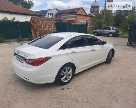 Білий Хендай Соната, об'ємом двигуна 2.4 л та пробігом 140 тис. км за 11000 $, фото 3 на Automoto.ua