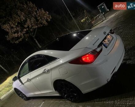 Білий Хендай Соната, об'ємом двигуна 2 л та пробігом 250 тис. км за 8500 $, фото 1 на Automoto.ua