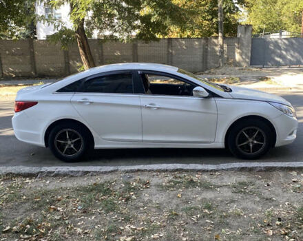 Белый Хендай Соната, объемом двигателя 2 л и пробегом 226 тыс. км за 7300 $, фото 7 на Automoto.ua