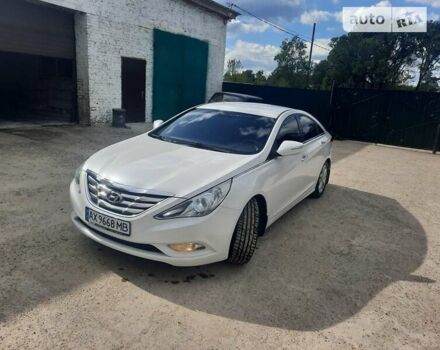 Білий Хендай Соната, об'ємом двигуна 2.4 л та пробігом 140 тис. км за 11000 $, фото 5 на Automoto.ua