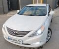 Белый Хендай Соната, объемом двигателя 2 л и пробегом 202 тыс. км за 8400 $, фото 2 на Automoto.ua
