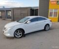 Белый Хендай Соната, объемом двигателя 2 л и пробегом 202 тыс. км за 8400 $, фото 5 на Automoto.ua