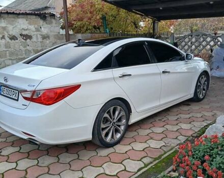 Белый Хендай Соната, объемом двигателя 2 л и пробегом 170 тыс. км за 9000 $, фото 5 на Automoto.ua