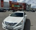 Белый Хендай Соната, объемом двигателя 2 л и пробегом 160 тыс. км за 8300 $, фото 1 на Automoto.ua