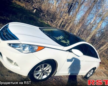 Белый Хендай Соната, объемом двигателя 2.4 л и пробегом 160 тыс. км за 9700 $, фото 2 на Automoto.ua