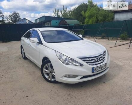 Білий Хендай Соната, об'ємом двигуна 2.4 л та пробігом 140 тис. км за 11000 $, фото 7 на Automoto.ua