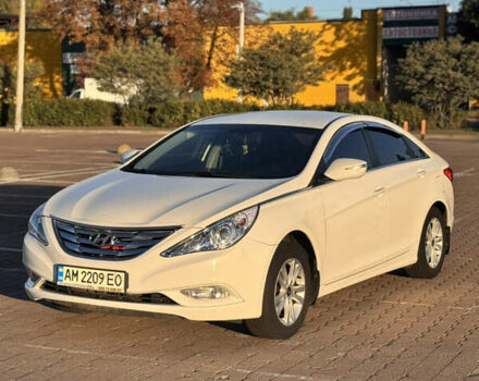 Белый Хендай Соната, объемом двигателя 2 л и пробегом 87 тыс. км за 7900 $, фото 1 на Automoto.ua
