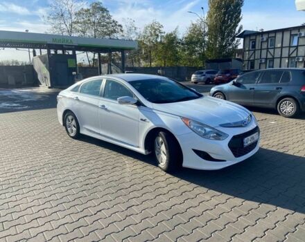 Белый Хендай Соната, объемом двигателя 2.4 л и пробегом 180 тыс. км за 8200 $, фото 2 на Automoto.ua