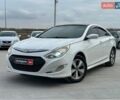 Белый Хендай Соната, объемом двигателя 2.4 л и пробегом 256 тыс. км за 10040 $, фото 1 на Automoto.ua